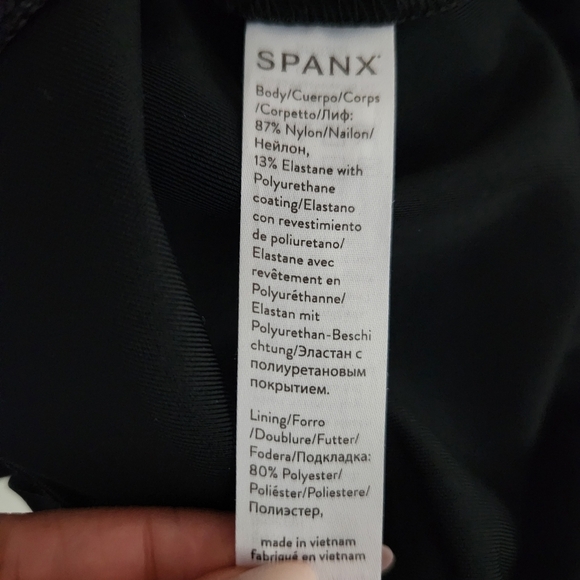 SPANX | Faux Leather High Waisted Leggings in Black - Size M Petite - Picture 7 of 8